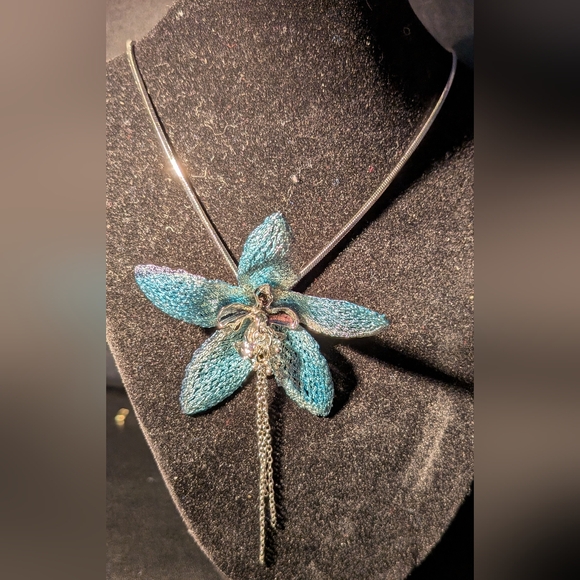 Fashion Jewelry Jewelry - Fashion Jewelry Silver and Blue Orchid Necklace